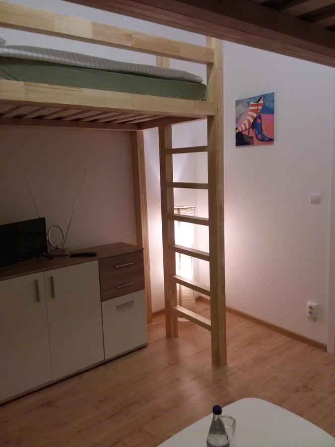 Living In The Box Hostel Berlijn Buitenkant foto